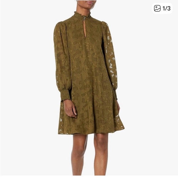 Tommy Hilfiger Dresses & Skirts - NWT Tommy Hilfiger Long Sleeve Embossed Chiffon Shift Size 4